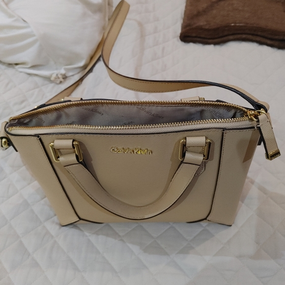 Calvin Klein Purse - Picture 7 of 16